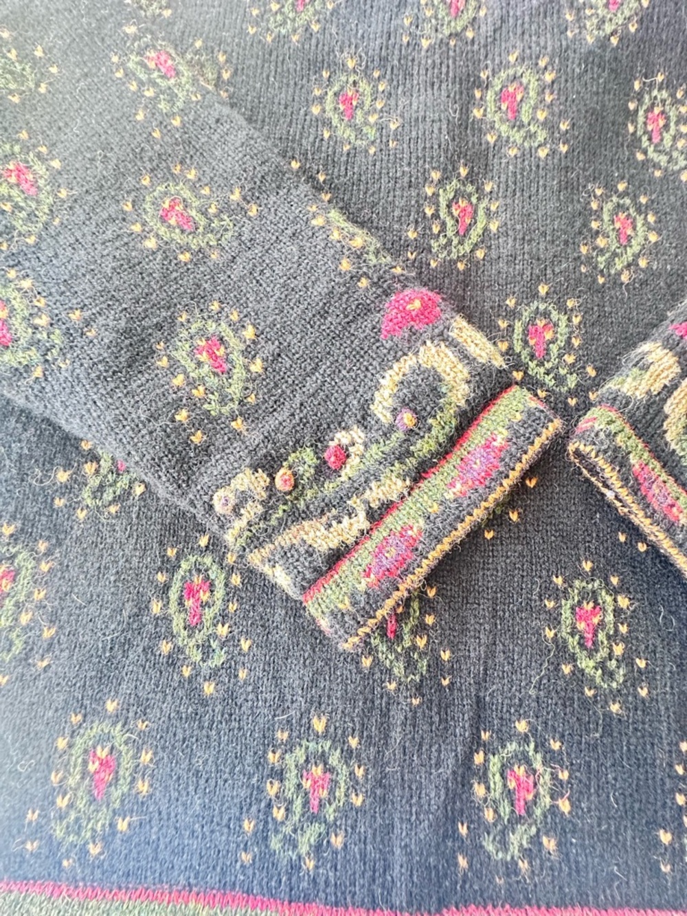 Icelandic Embellished Black Floral Knit Cardigan size s - Picture 5 of 7